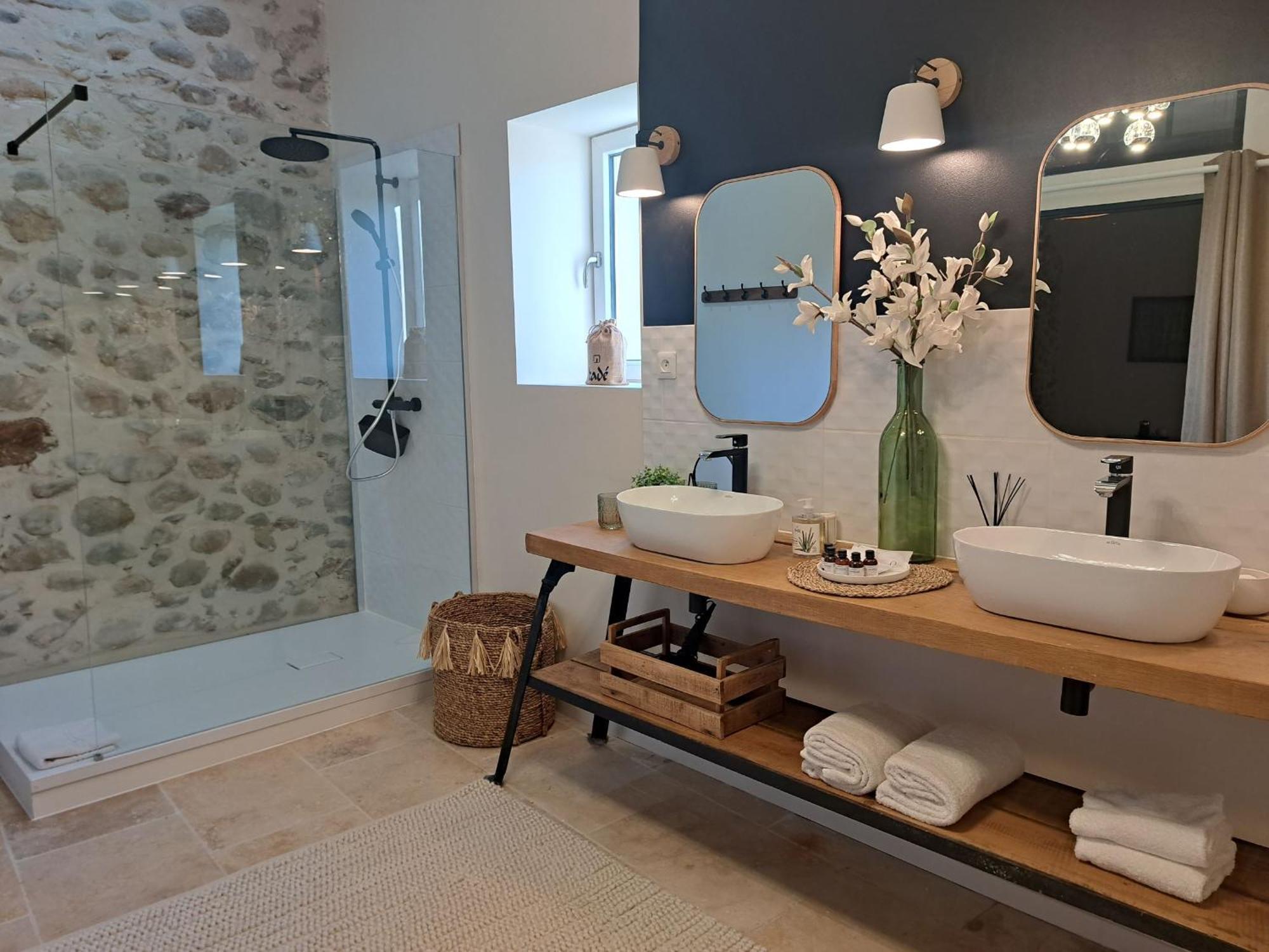 Valernes Hotel Le Cottage De Sophie מראה חיצוני תמונה